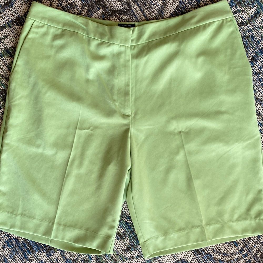 Izod x-tra dry golf shorts size 16